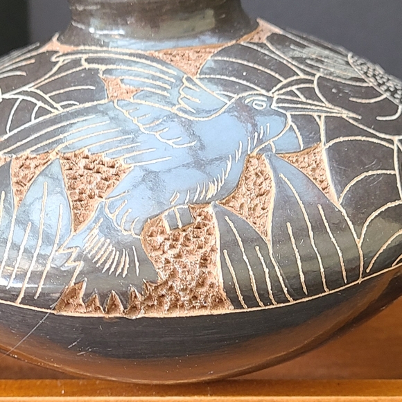 Signed Vintage Mexican Clay  Pottery Vase - Picture 3 of 7